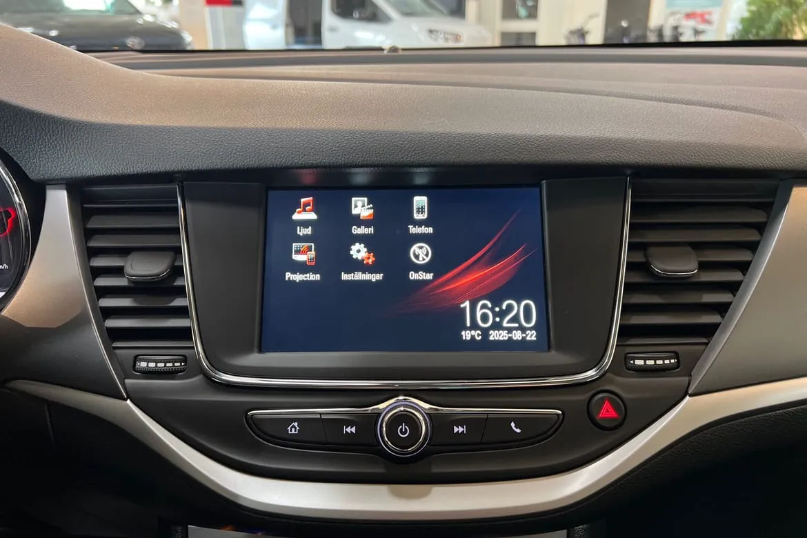 Vehicle image 16