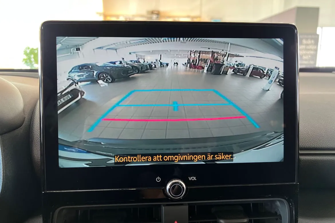 Vehicle image 18