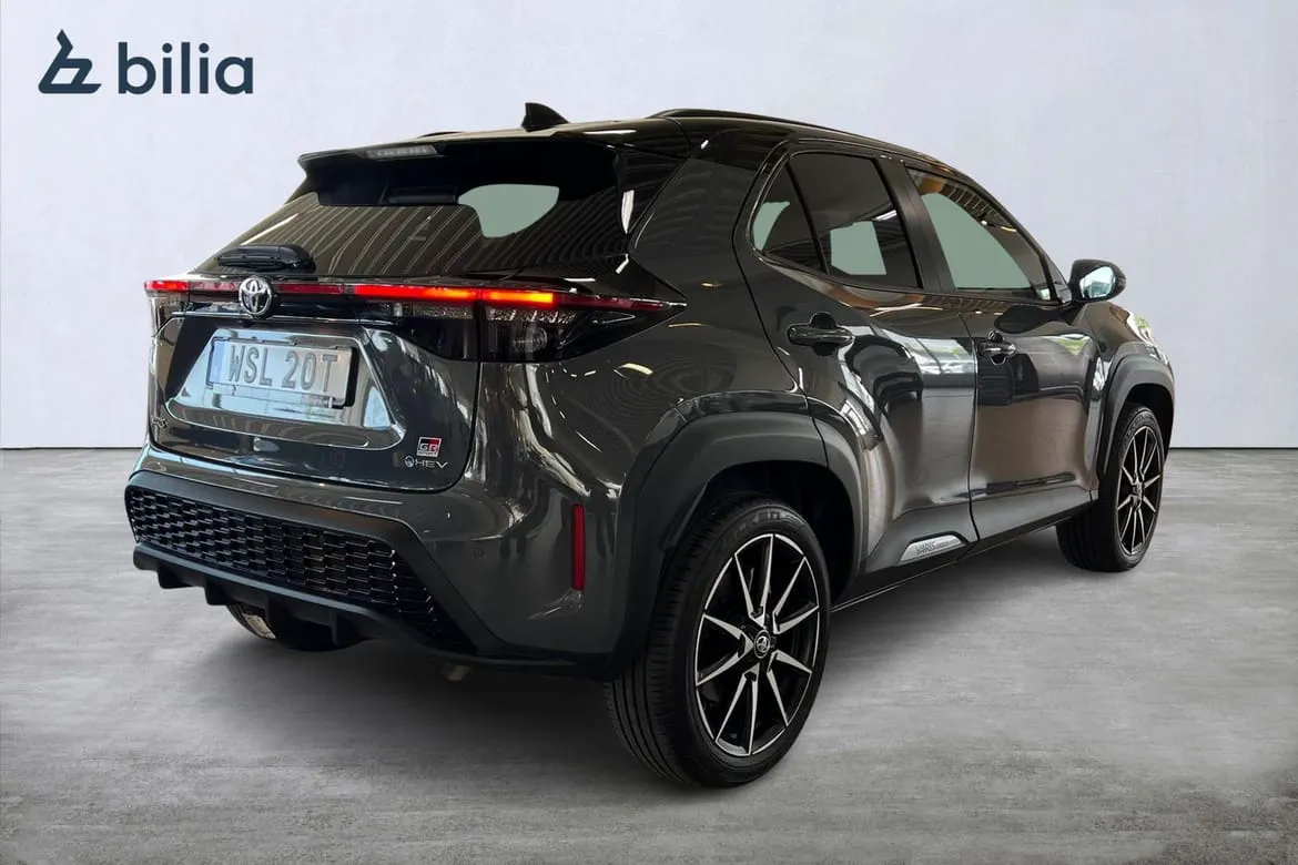 Vehicle image 16