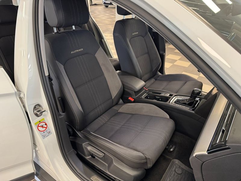 Volkswagen Passat bild 17