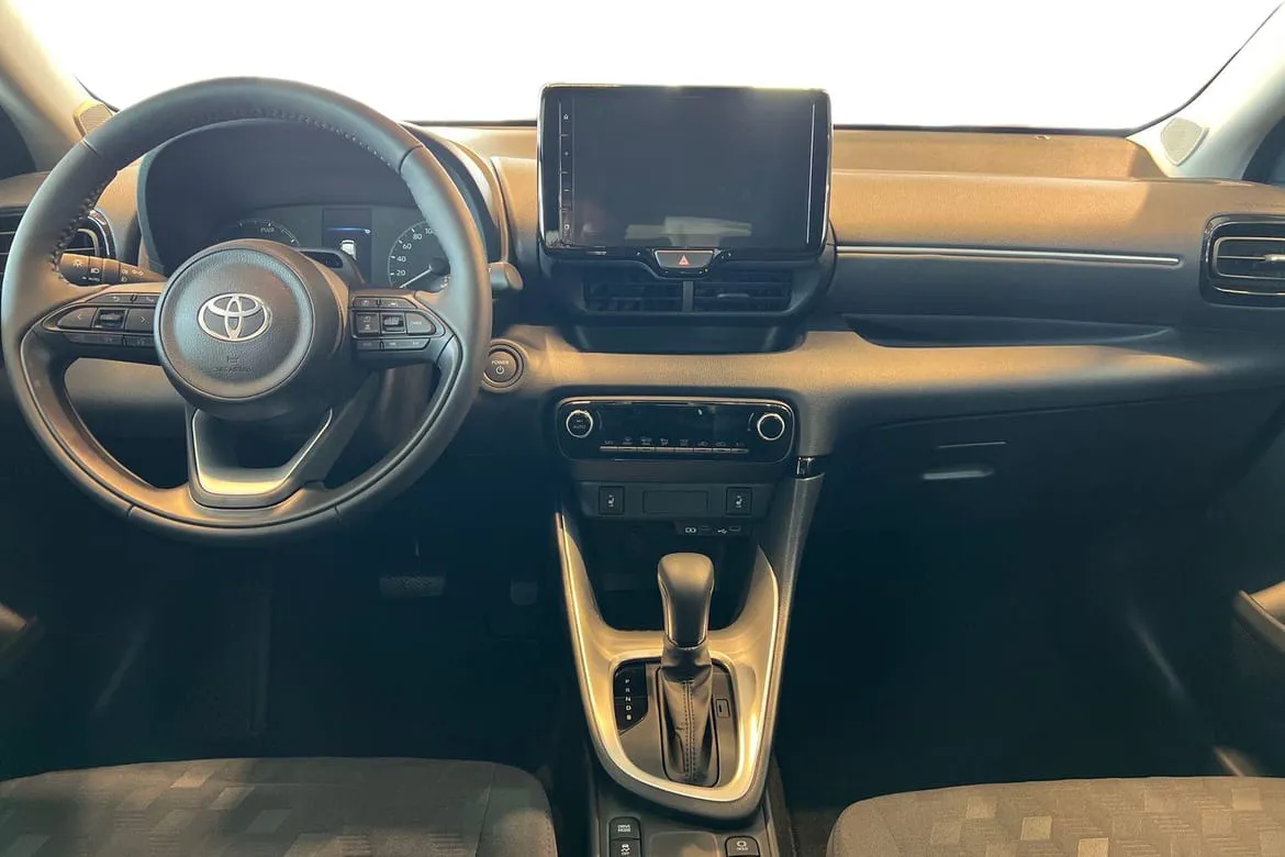 Vehicle image 7
