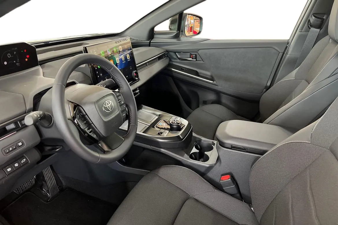 Vehicle image 11