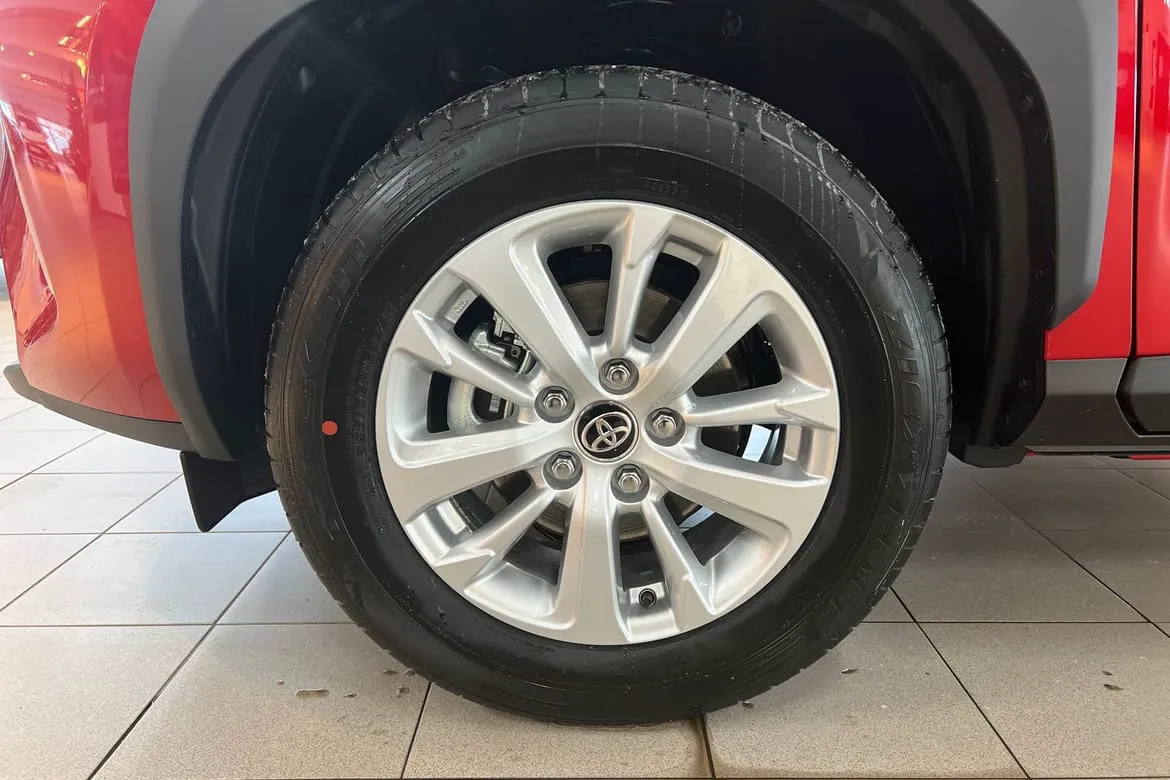Vehicle image 14