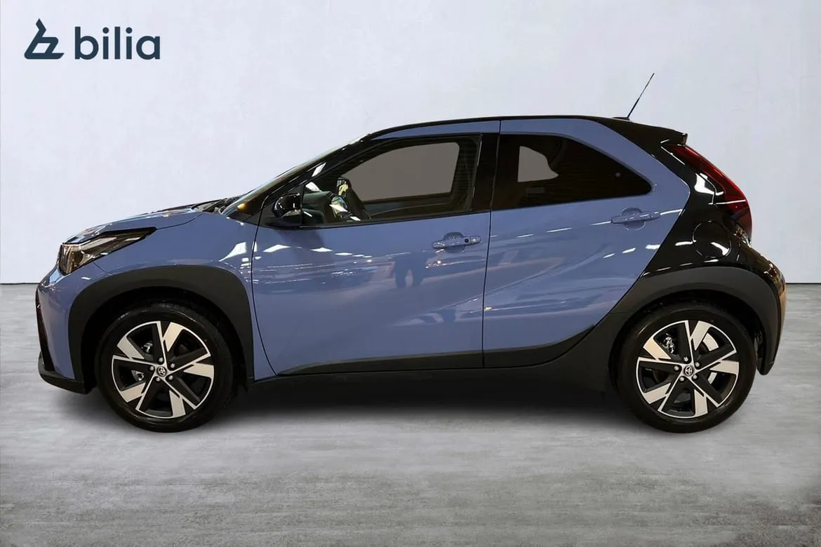 Vehicle image 8