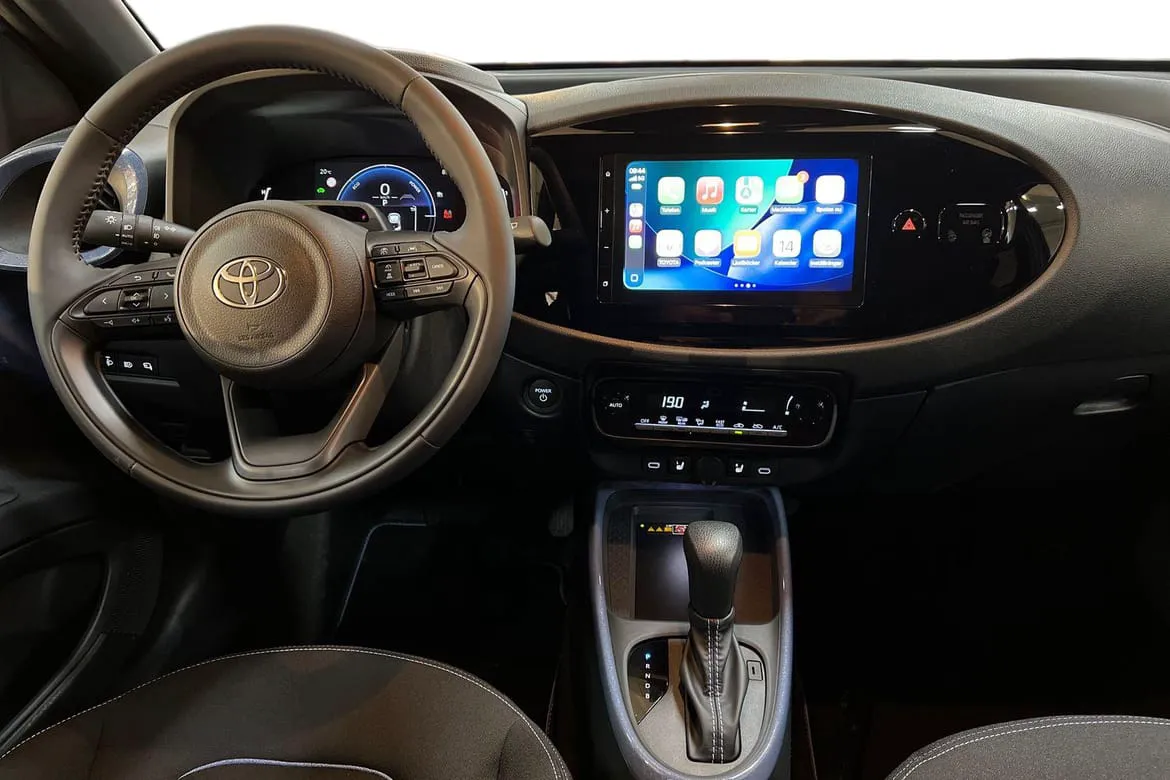 Vehicle image 11