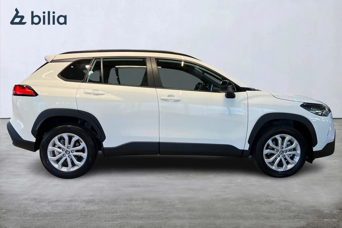 Vehicle image 15