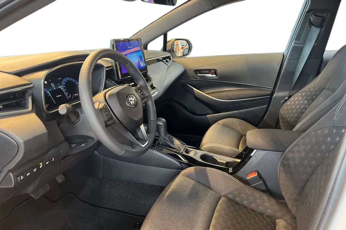 Vehicle image 10