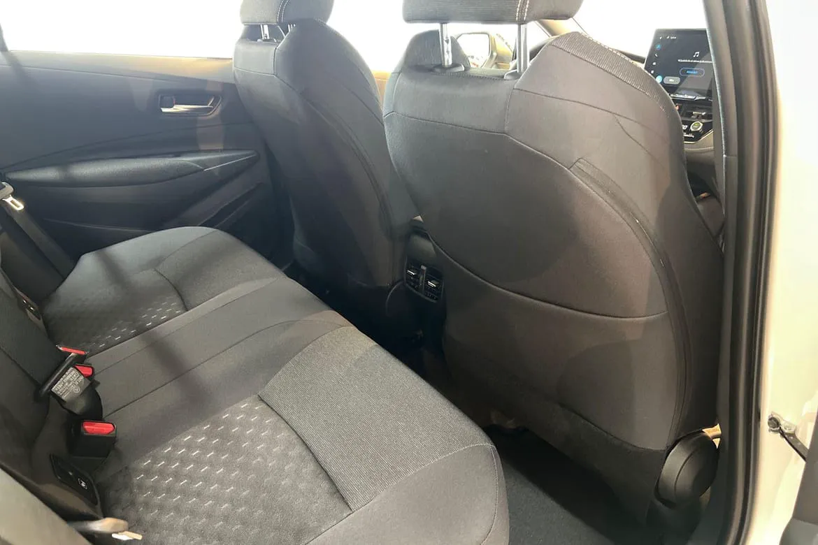 Vehicle image 14