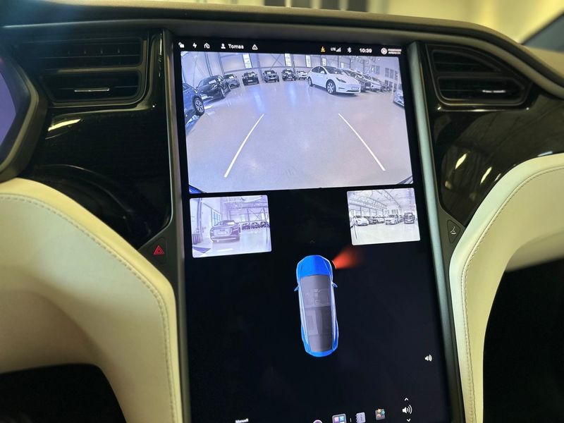 Tesla Model X bild 14