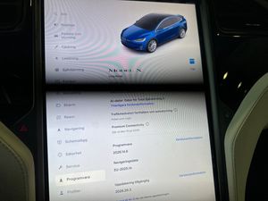 Tesla Model X bild 15
