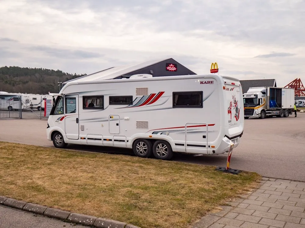 Vehicle image 27
