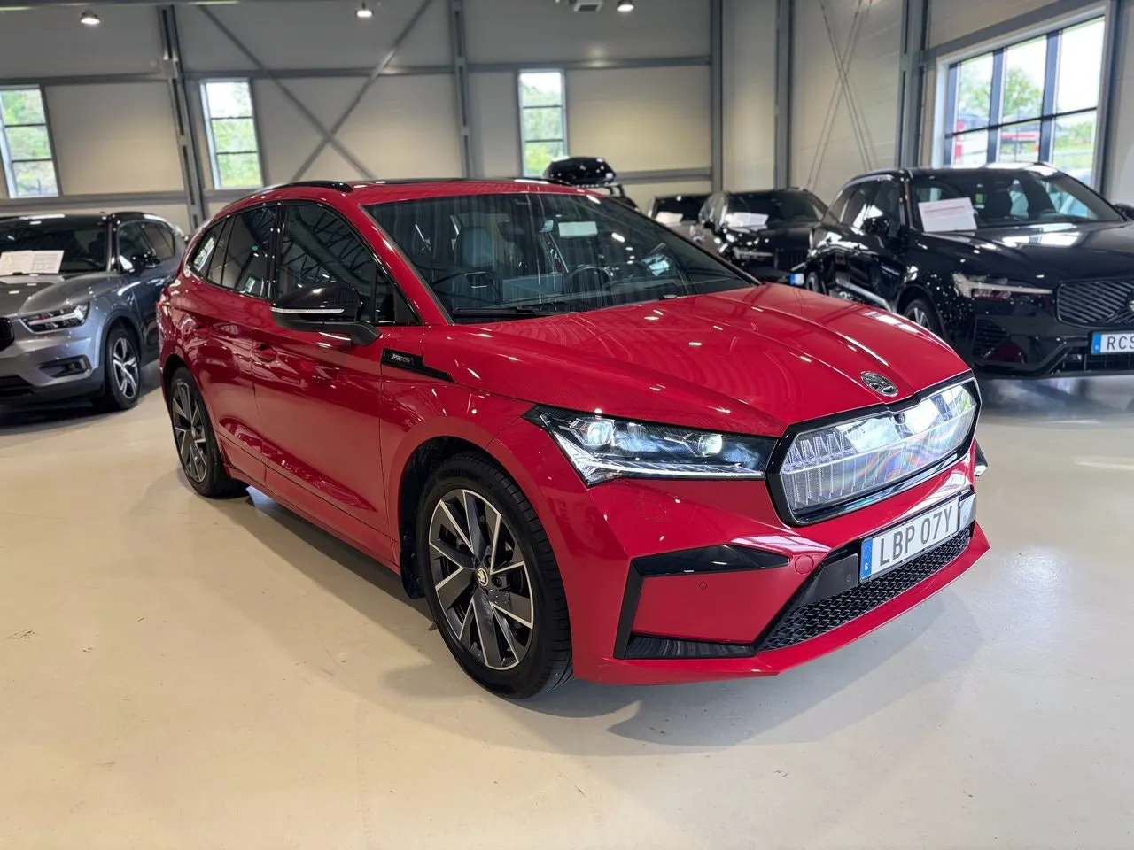 Vehicle image 7