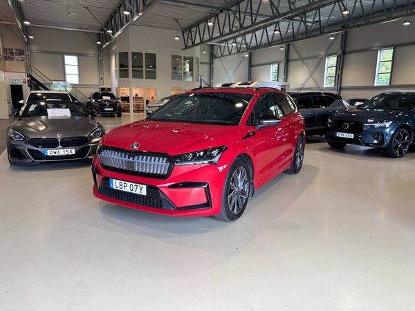 Skoda Enyaq iV 85x Sportline AWD / Drag / Pano / HUD - 2025