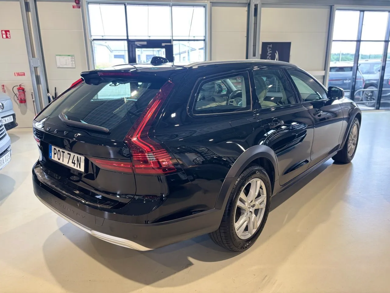 Vehicle image 8