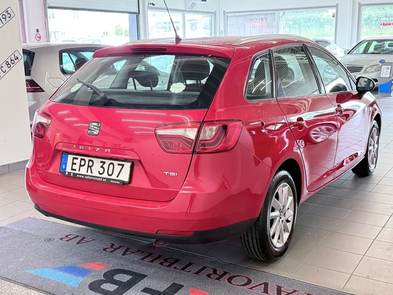 Vehicle image 12