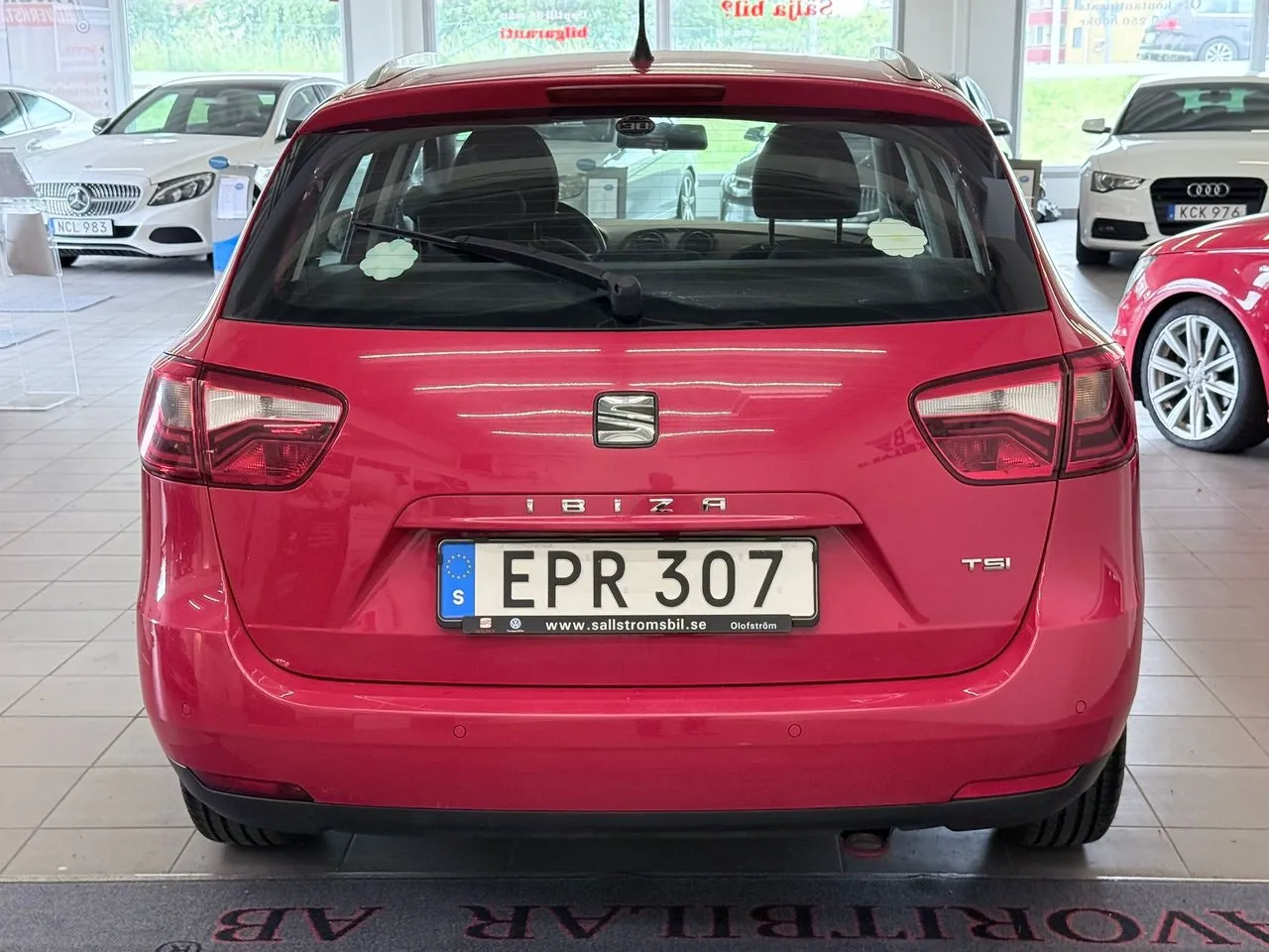 Vehicle image 14