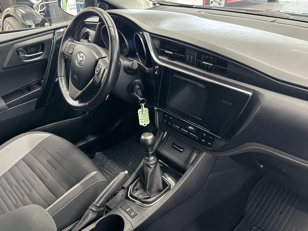 Vehicle image 8