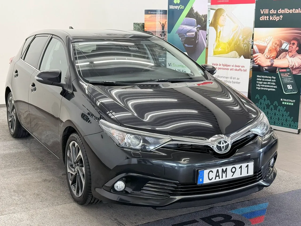 Vehicle image 3