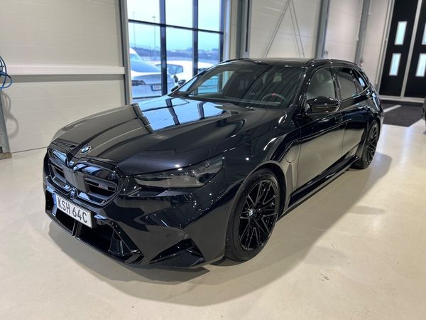 BMW M5 Touring 727hk / Ultimate Paket / B&W / Drag / Moms - 2025