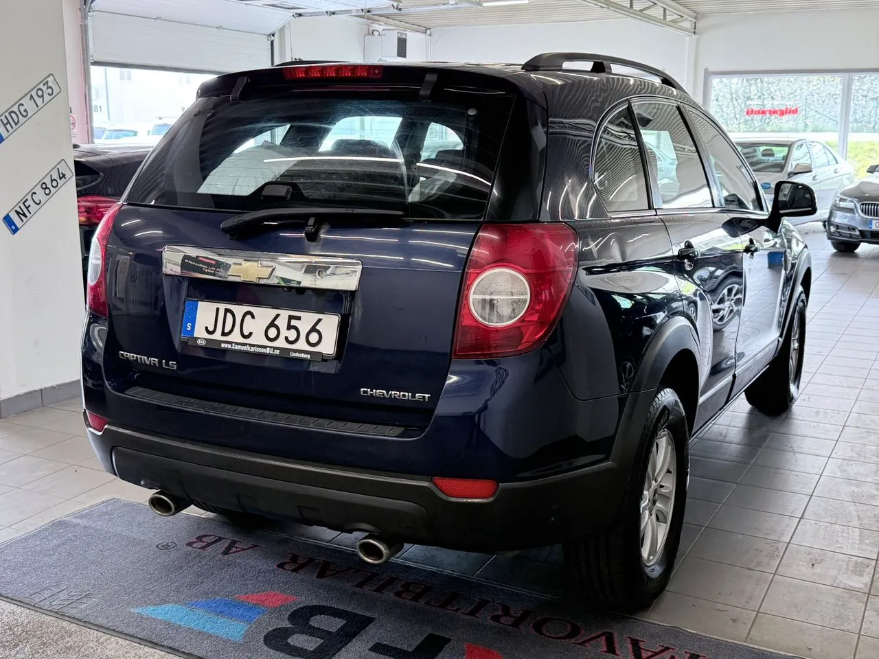 Vehicle image 13