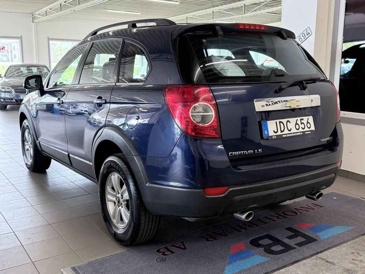 Vehicle image 11