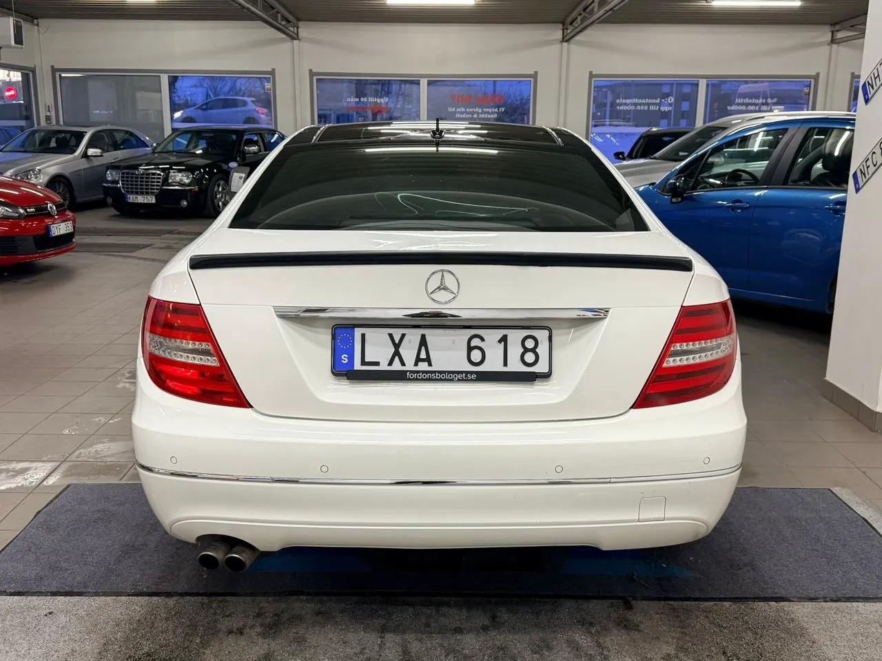 Vehicle image 14
