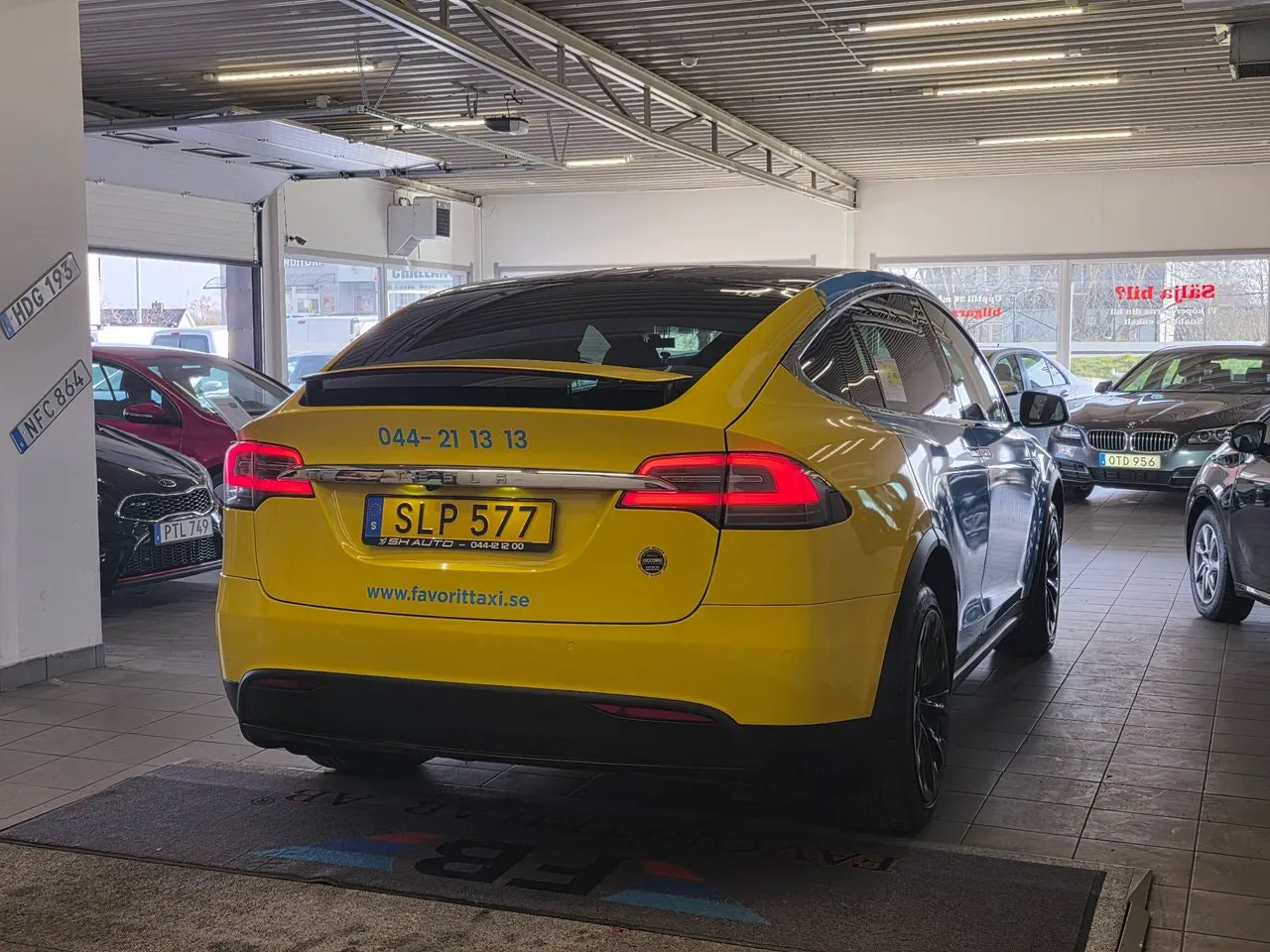 Vehicle image 13