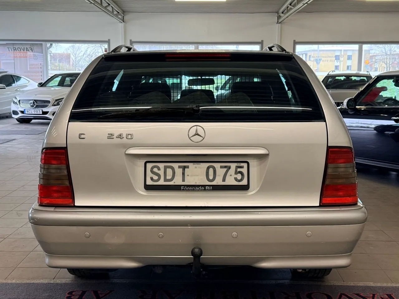 Vehicle image 14