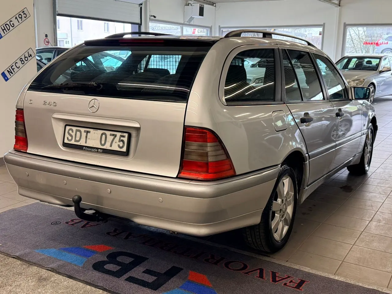 Vehicle image 12