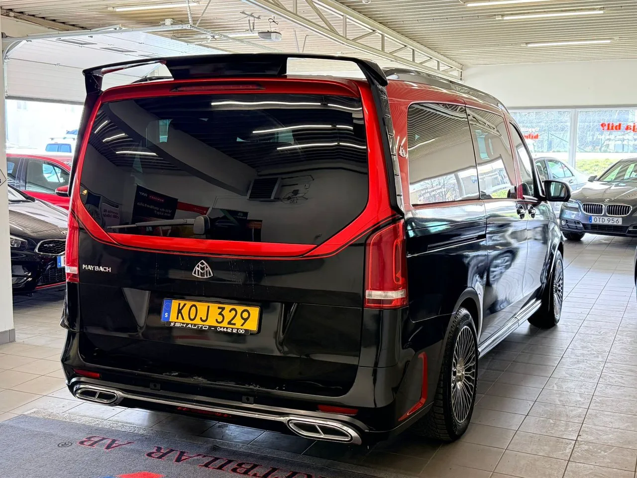 Vehicle image 19
