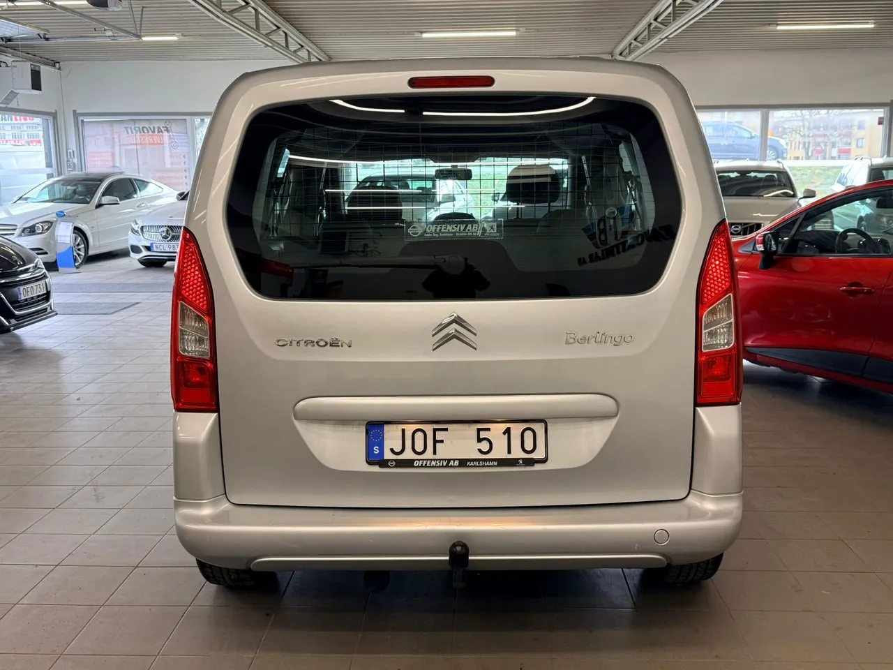 Vehicle image 12