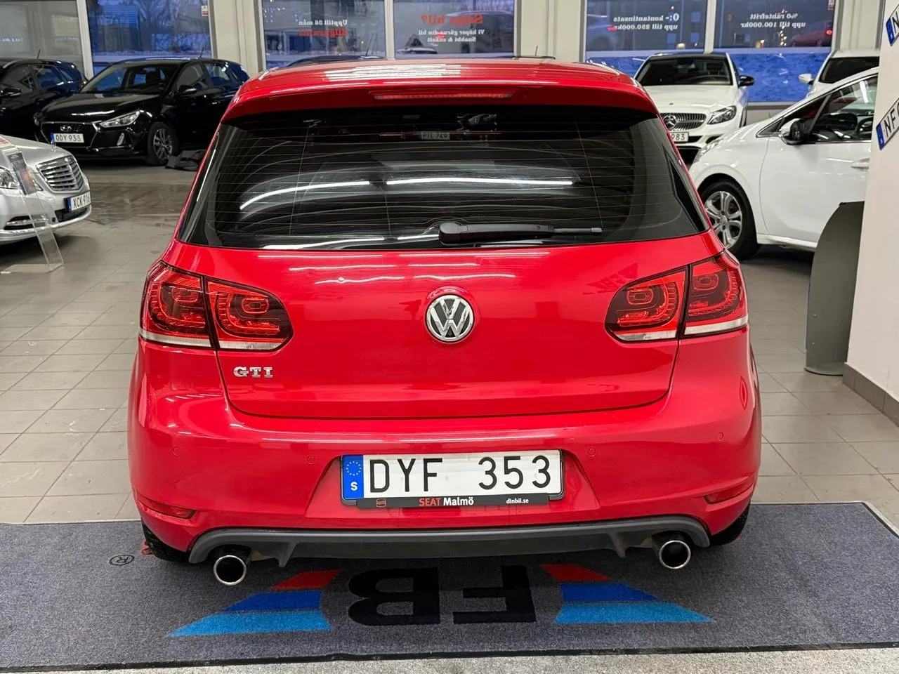 Vehicle image 13