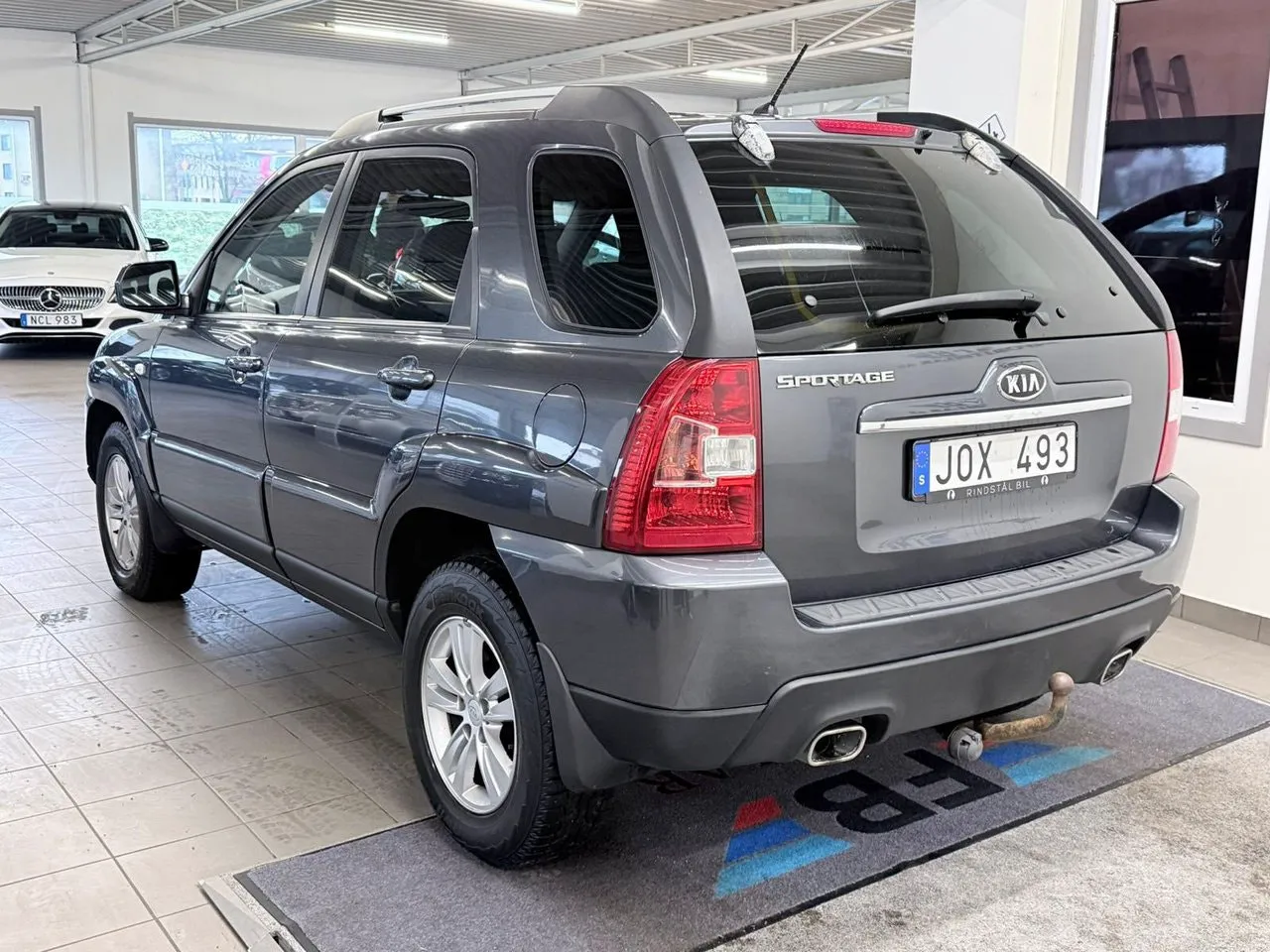 Vehicle image 14