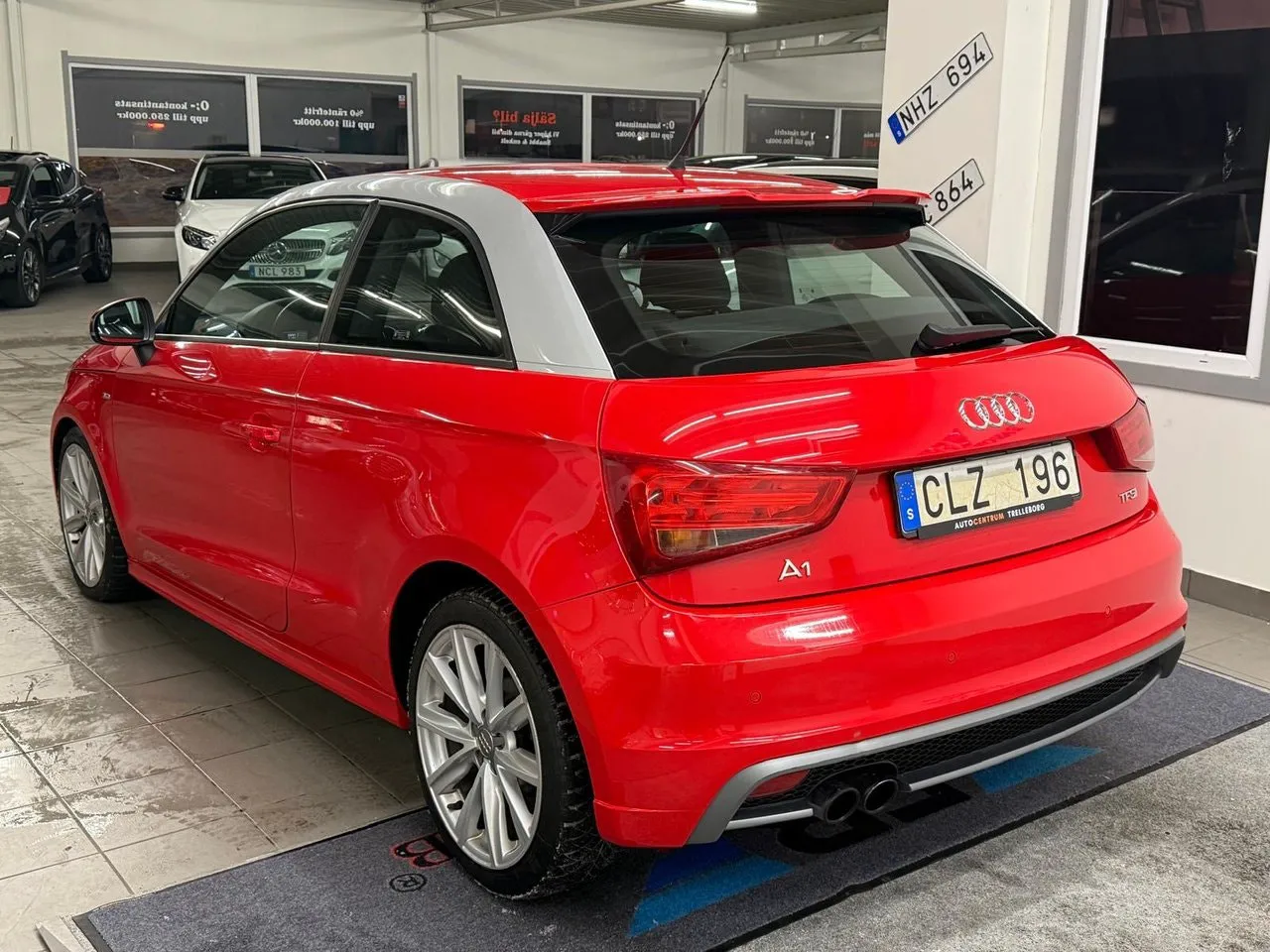 Vehicle image 11