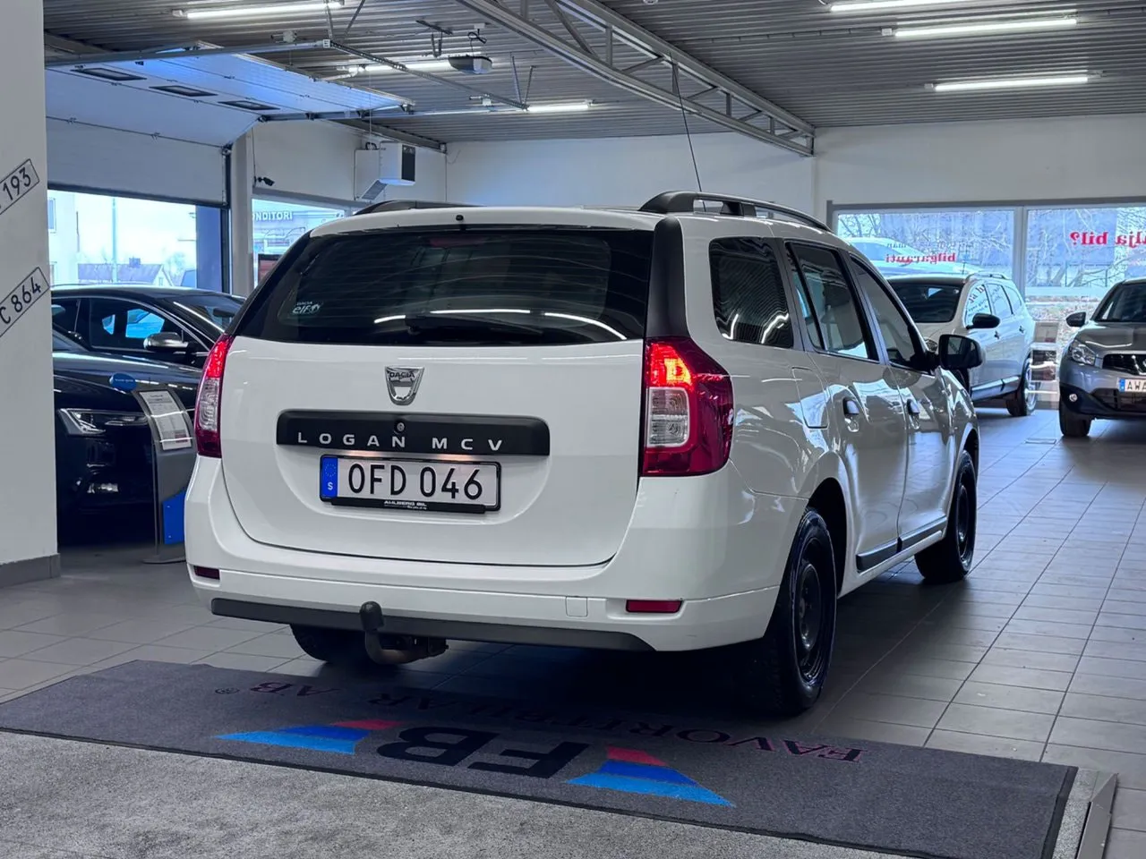 Vehicle image 11