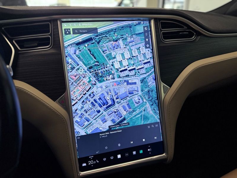 Tesla Model S bild 8