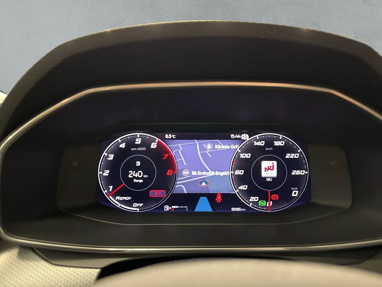 Vehicle image 13