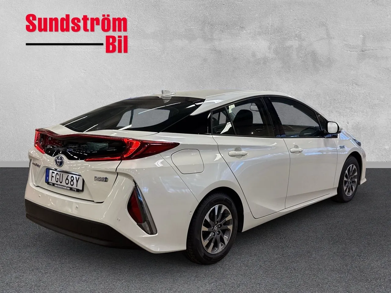 Vehicle image 6