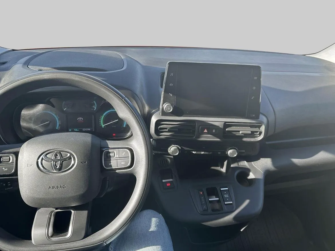 Vehicle image 11