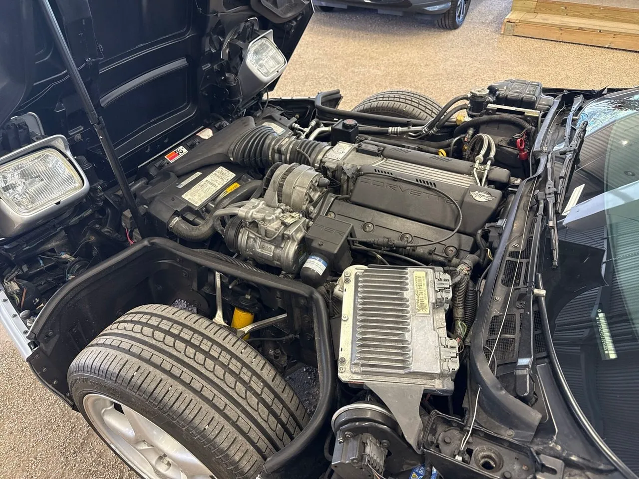 Vehicle image 16