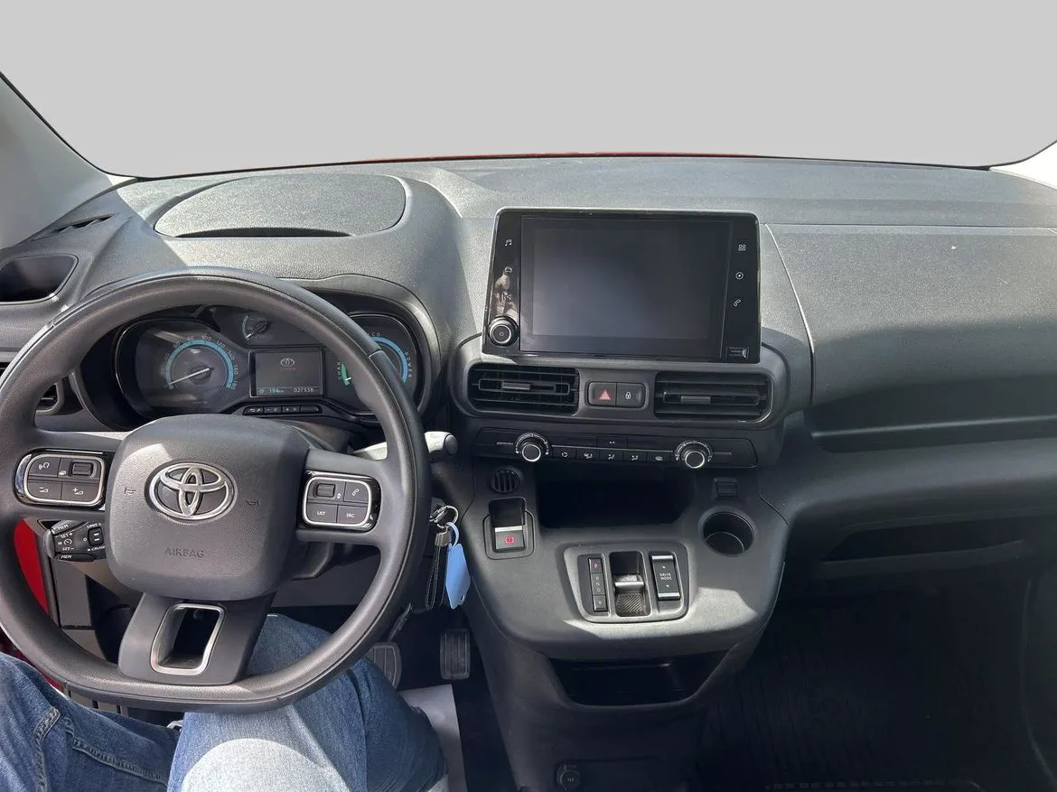 Vehicle image 11