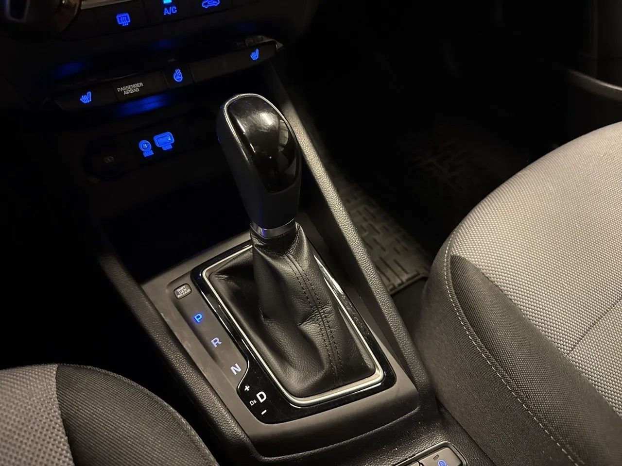 Vehicle image 21