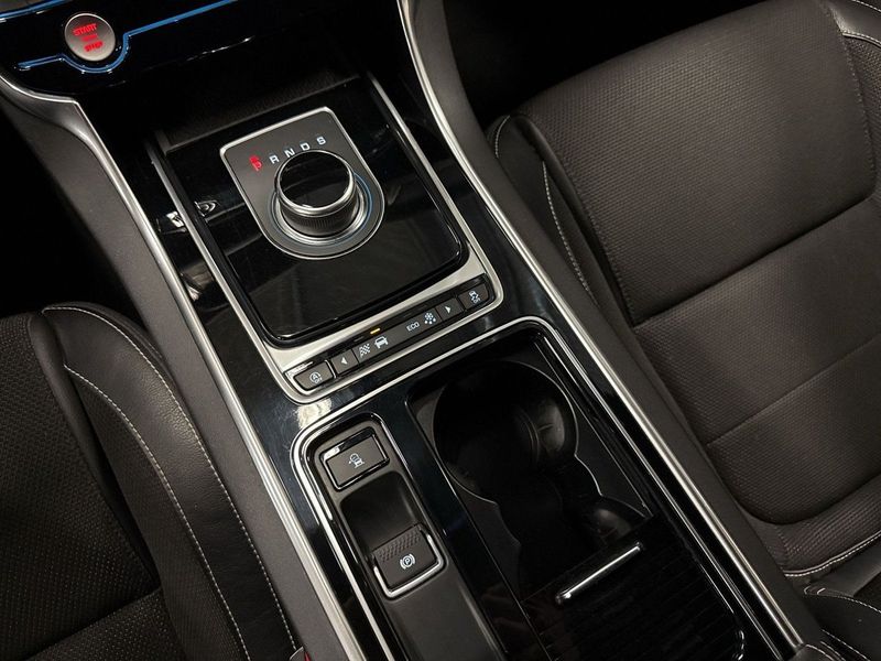 Jaguar XF bild 21