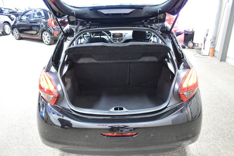 Peugeot 208 bild 13