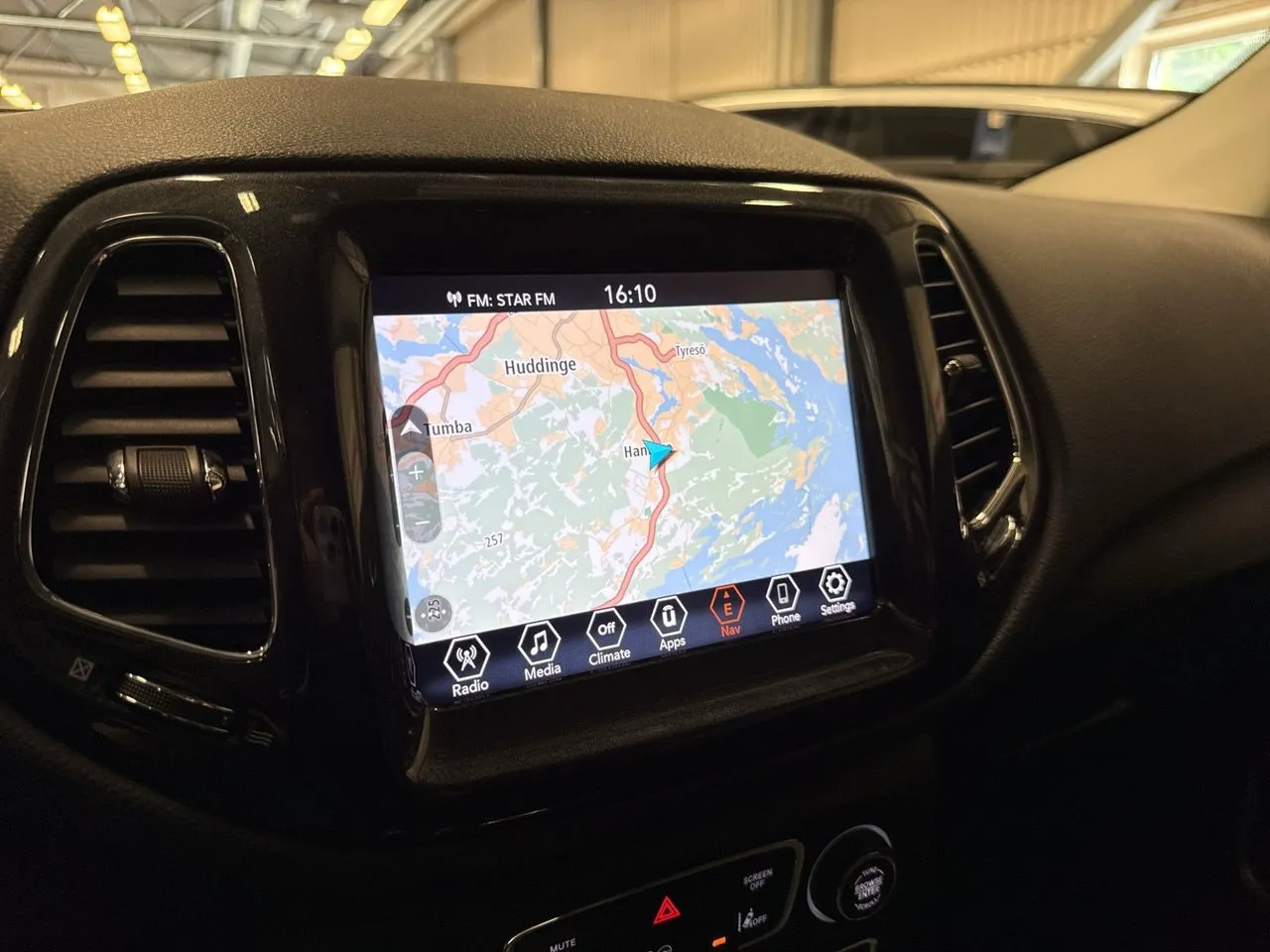 Vehicle image 18