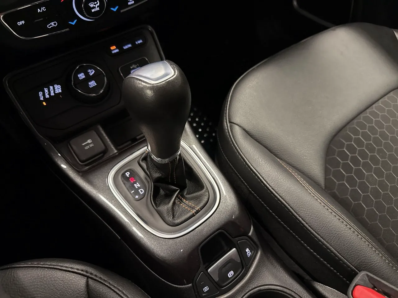 Vehicle image 21