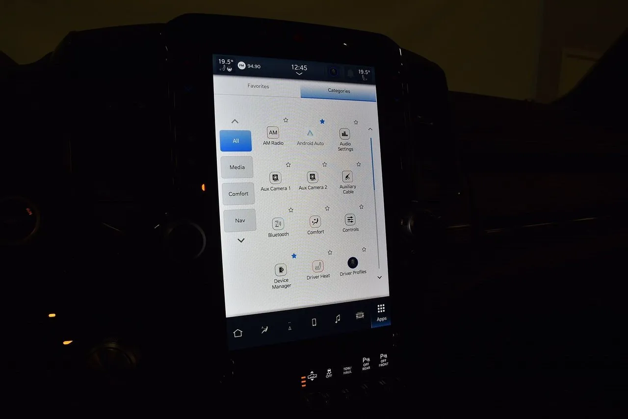 Vehicle image 18