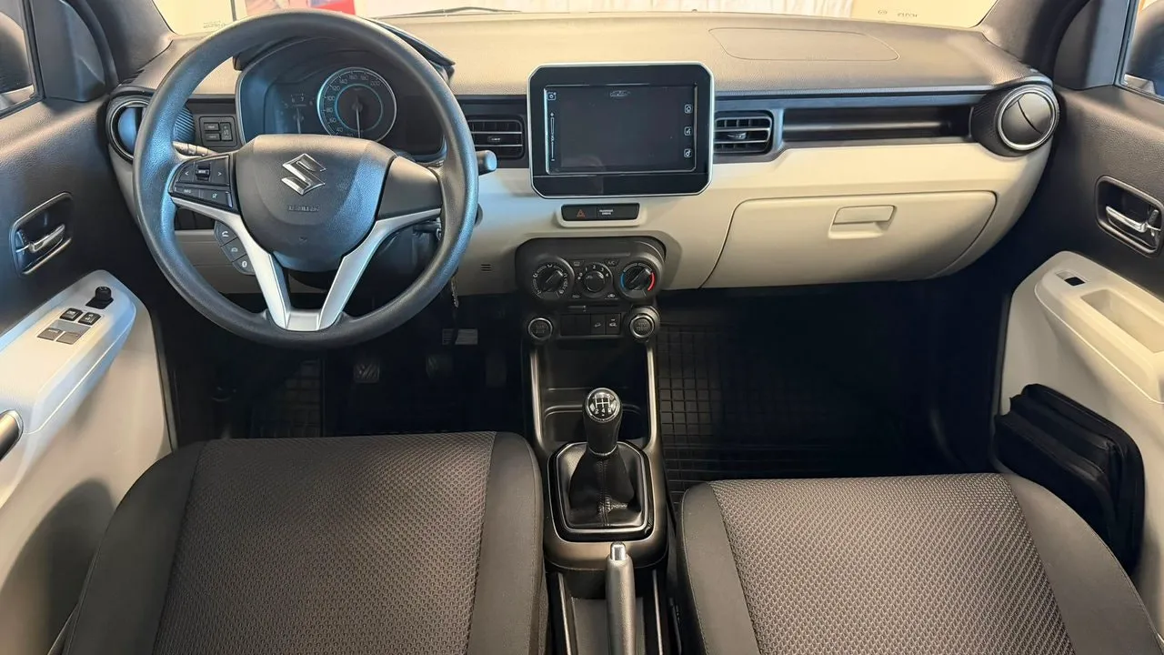 Vehicle image 6