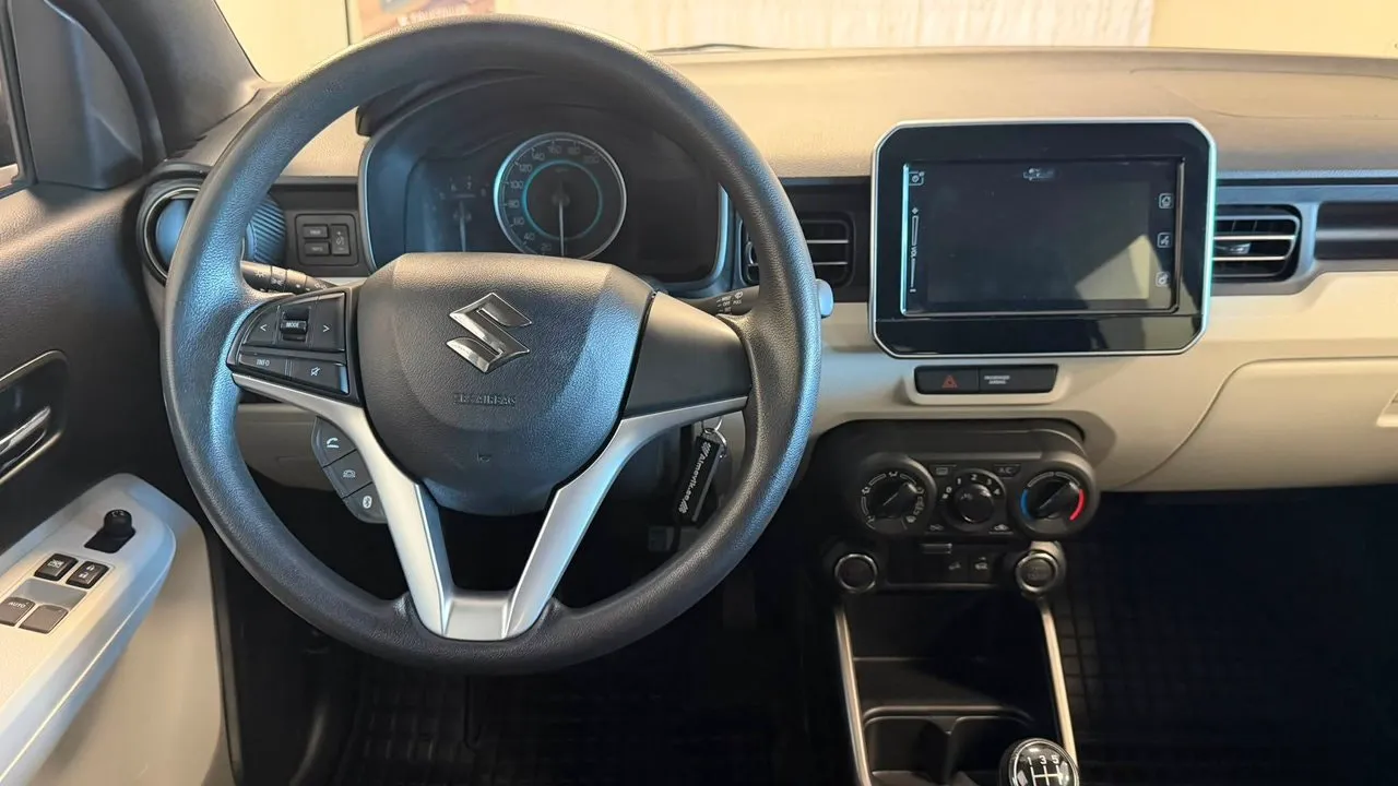 Vehicle image 7