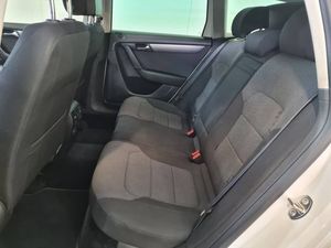 Volkswagen Passat bild 8